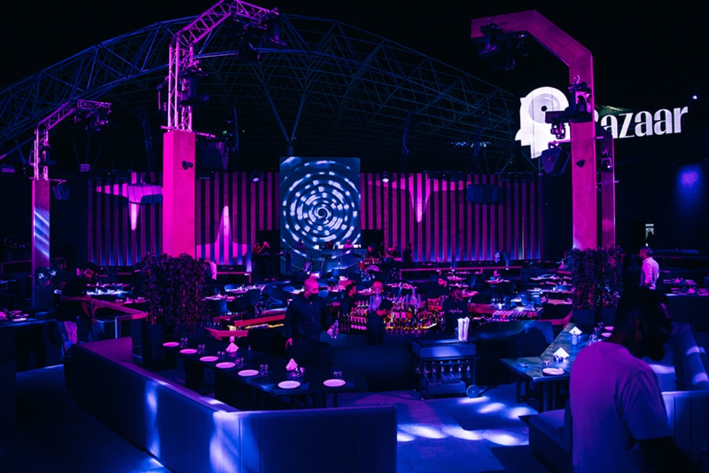 کلاب شبانه بازار